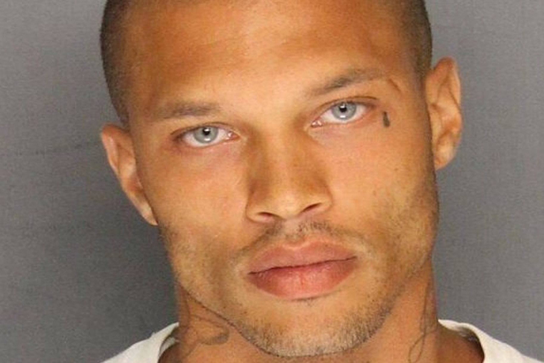 hot-felon-is-free-very-real