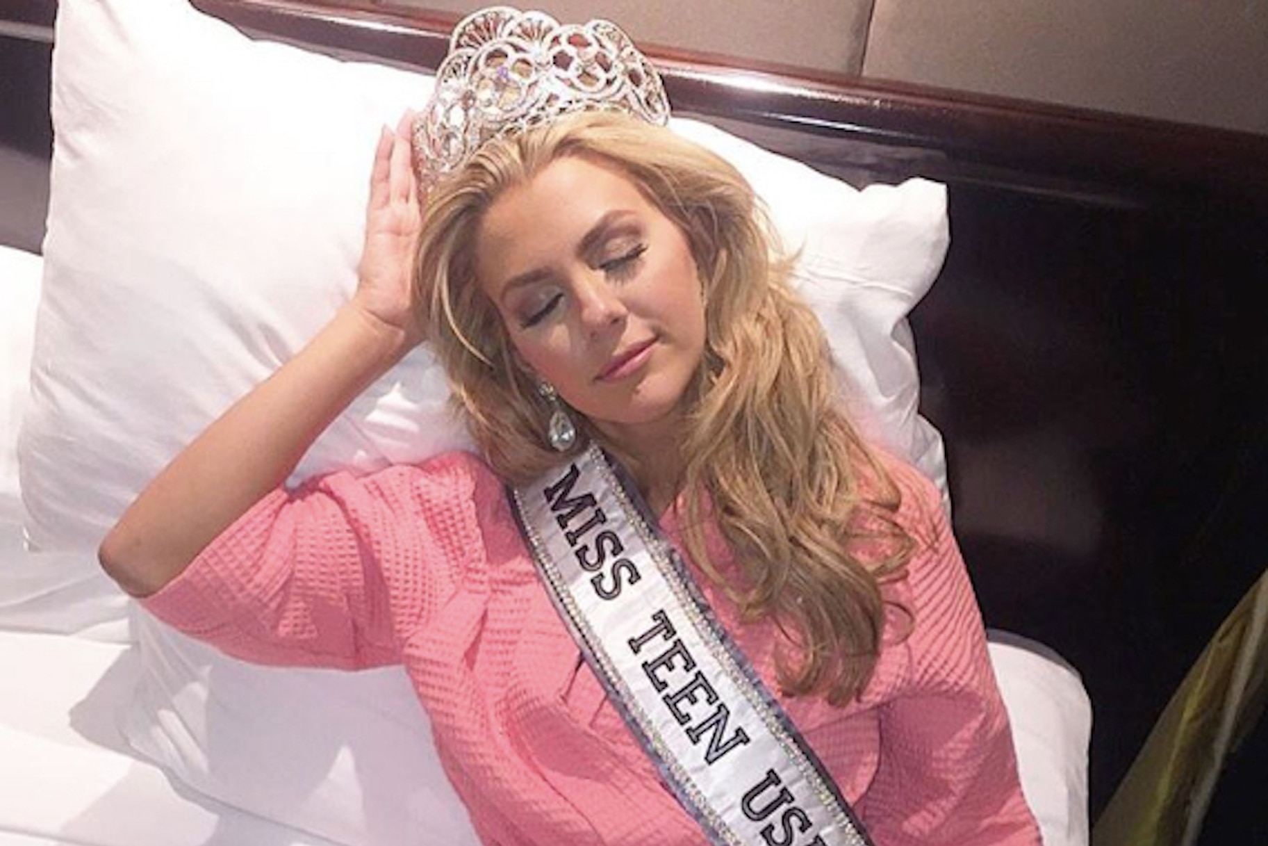 Miss Teen Usa Will Keep Crown Despite Tweeting The N Word Very Real