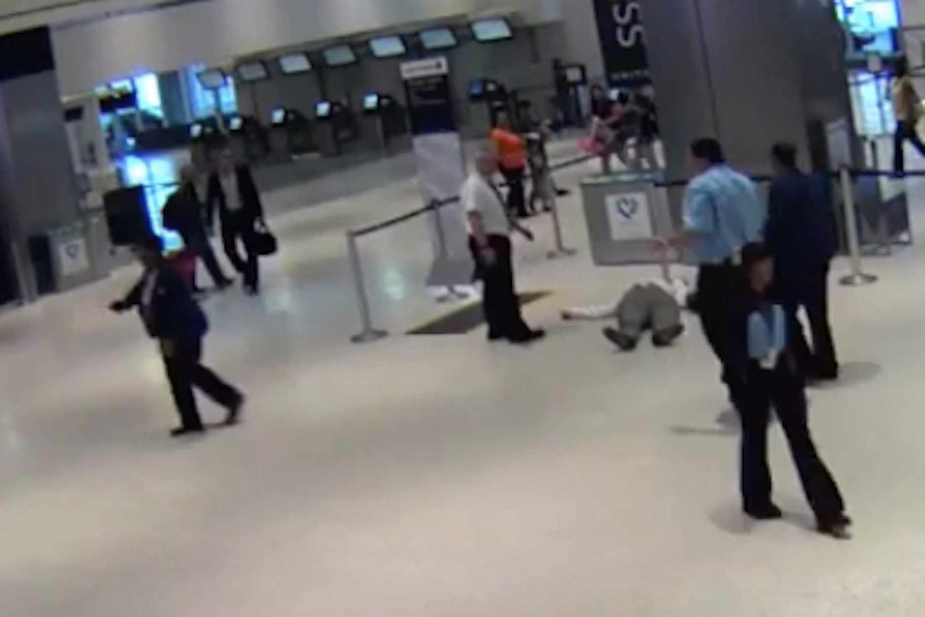 Video Shows United Airlines Employee Pushing Passenger To The Ground