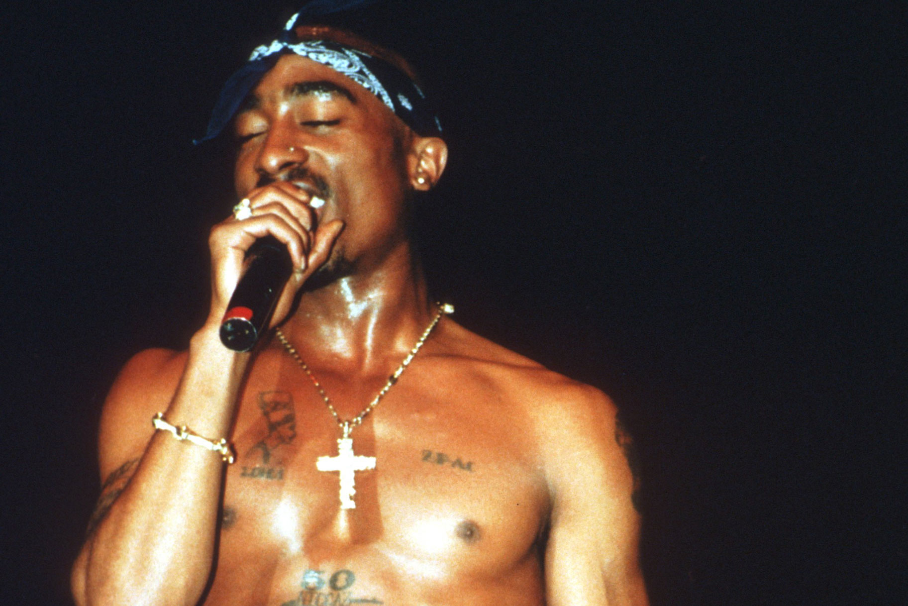 Tupac Shakur is Alive? Here Are 7 Reasons People Still Believe It