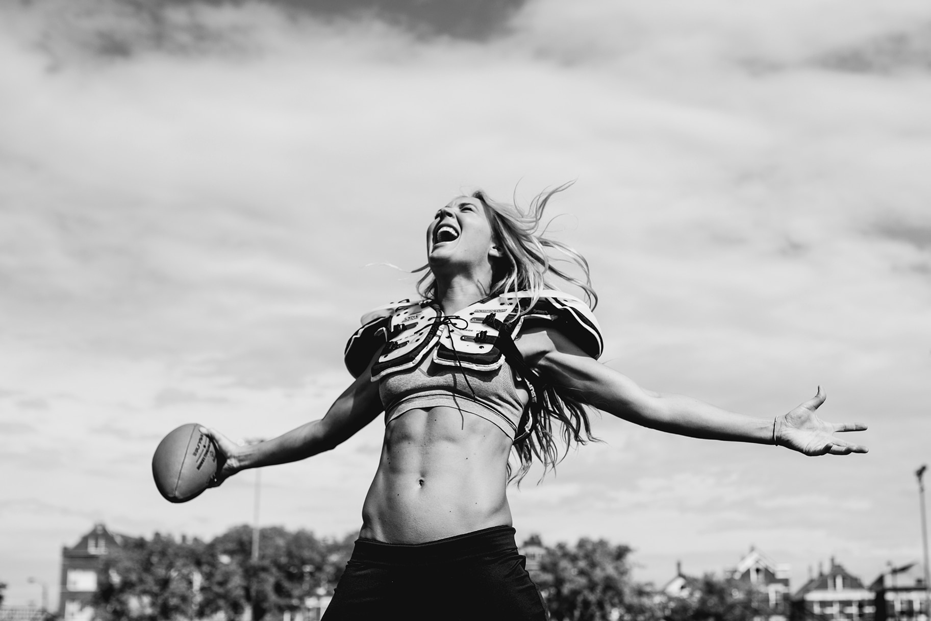 Football Player Alli Alberts Shows How To Get Six Pack Abs Workout
