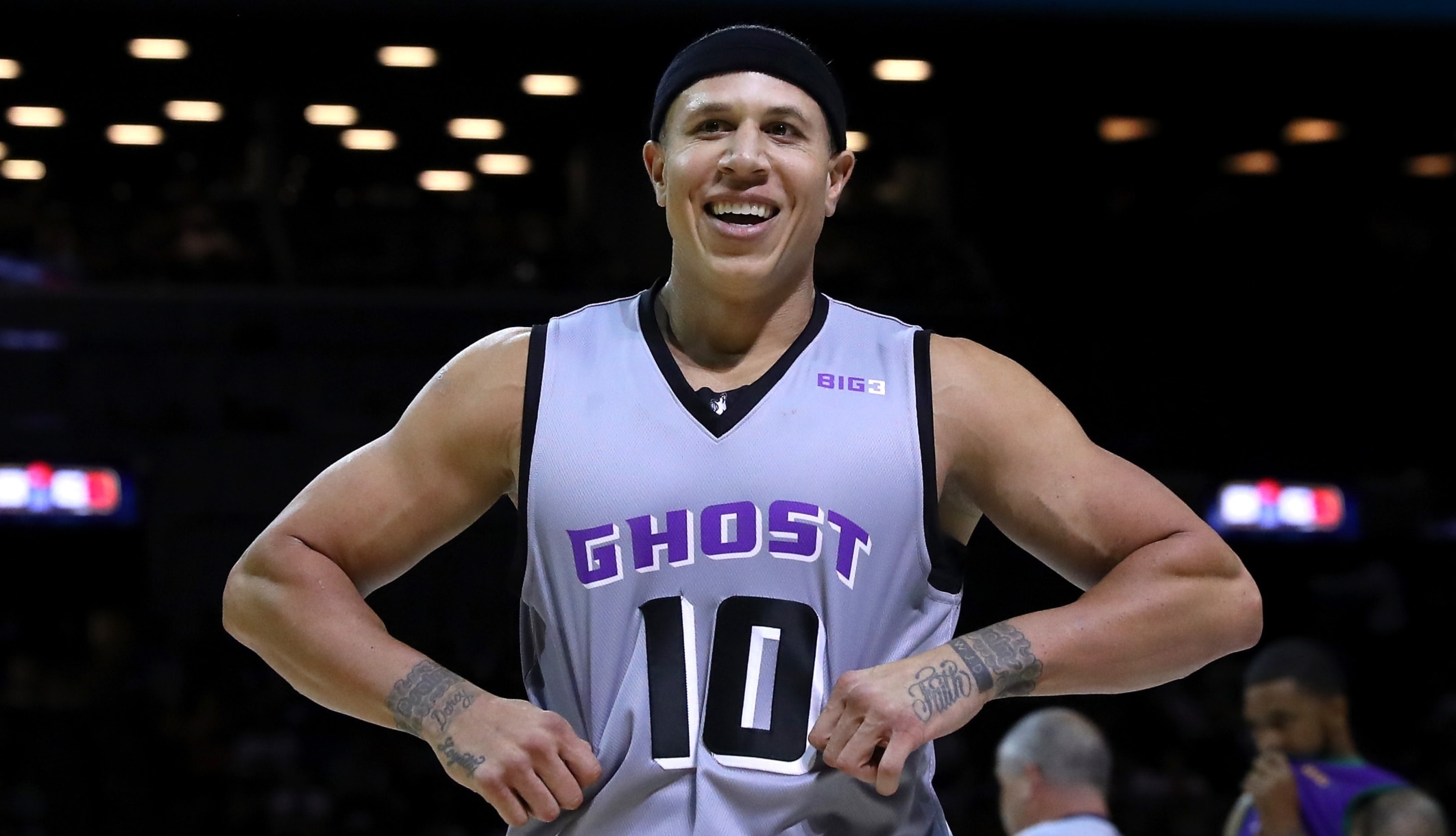 Ex-NBA star Mike Bibby suspended from his high school coaching gig after  restraining order
