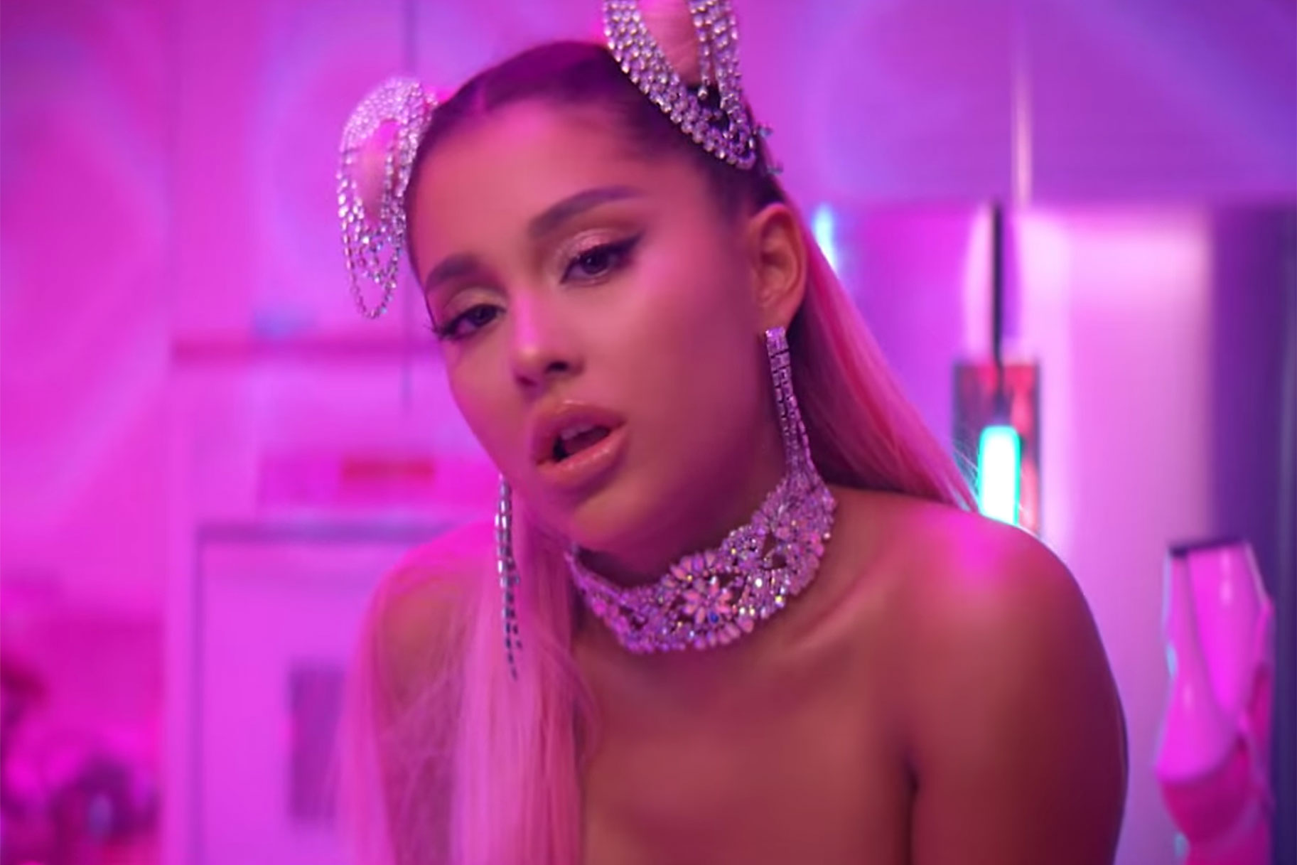 Ariana Grande Is Suing Forever 21 And Riley Rose Over Alleged Look ...