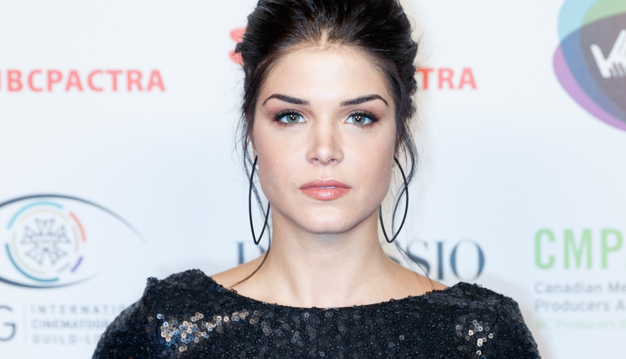 Marie Avgeropoulos Xxx - Marie Avgeropoulos May Face Jail After Pleading Not Guilty In ...