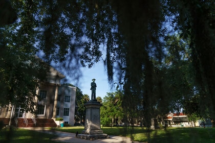 Confederate Statue Ap