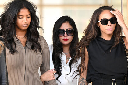 Vanessa Bryant, Natalia Bryant, and Sydney Leroux depart the court house